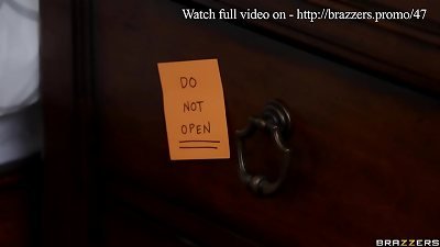 Nosy Stepmom Gets plumbed - Nickey Huntsman, Serene Siren / Brazzers / full video www.brazzers.promo/47