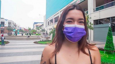 VENEZUELAN IMMIGRANT recently arrived in Peru is blackmailed by taxi driver