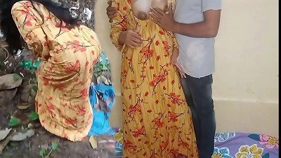 Stranger fellow goes to the building of the girl working in the area on the preposition of water and screws her snatch