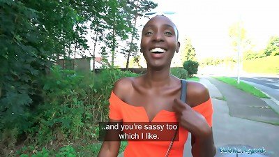 Public Agent ebony model Zaawaadi taken into the woods for hard outdoor banging