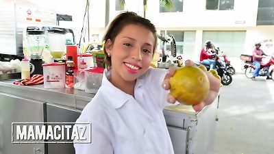 CARNEDELMERCADO - (Siarilin Martinez, Charles Gomez) - thin short Hair Latina attempts pornography For The first Time And loves It