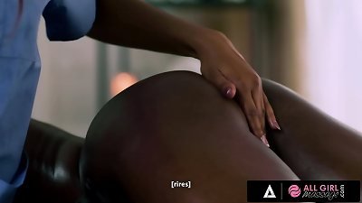 ALL lady massage - perfect girly-girl 3 way During molten massage With 3 super hot babes FRENCH SUBTITLES