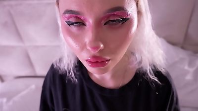 My step-sister was dumped by her boyfriend during ovulation, and as her step-brother, I helped her out with sex.