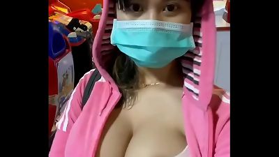 Siskaeee di Timezone buka baju exhib