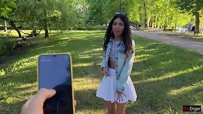 girlfriend gets orgasms in a public park and I control it with a fucktoy from Flirtwithsb