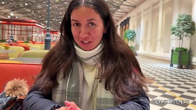 Real pornography casting in a Public wc of a Shopping Center