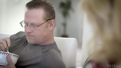 Mackenzie Moss and Christiana Cinn tricking dad