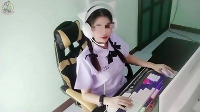 Thai college woman is caught and poked in front of the computer by her senior, yelling loudly in the mansion (clear Thai audio) 4K