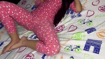 My Stepdaughter's cunt in Pajamas How tasty the Chucha of this 18 year older girl