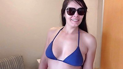 Esposa de ex-prefeito do interior de SP &eacute; flagrada traindo o marido com empres&aacute;rio durante viagem de neg&oacute;cios