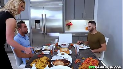 Stepmom screwed During Thanksgiving Dinner