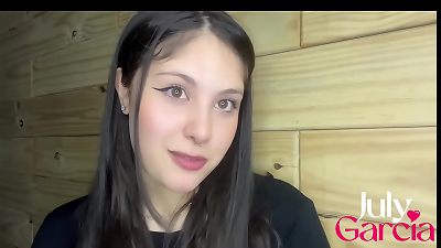 big-chested brown-haired heads for a walk in the park but finishes up wanking hidden behind the trees - Julygarcia.com.br