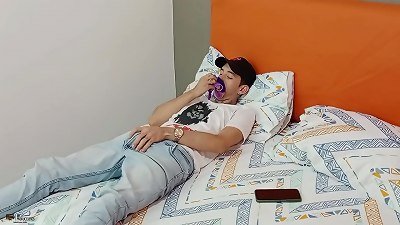 The stepsister comes to the apartment eager to plumb her stepbrother full STORY