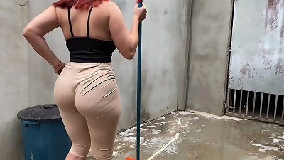 I couldn't resist... that fat culo passing by me... I had to capture it stiff