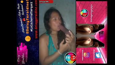 Cuarentena DeisyYeraldine Part 1 de 2 disfruta sexo con juguete mientras graba para las redes sociales beaver rica de esta perra venezolana en Colombia le gusta las vergas grandes video Viral WhatsApp Twitter Facebook Instagram https://bit.ly/PornHubDeisy