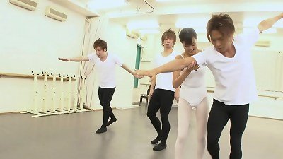 supple ballet dancer takes care of 3 super-hot spears at the same time