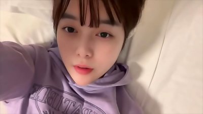 [Selfie masturbation] My girlfriend wasn't here today so I was happy to be able to jerk casually in my room...