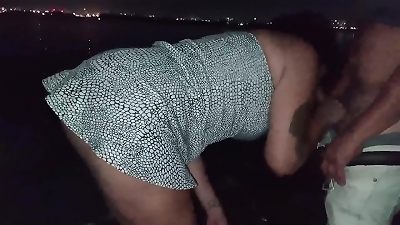 Dogging - esposa transa com estranhos em p&uacute;blico e corno observa enquanto filma