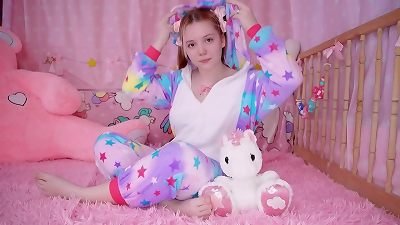 COZY ANAL: a baby in pajamas plays with her hole :3