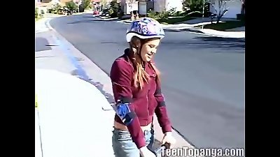 nubile Topanga wanks in her garage