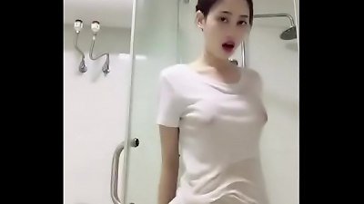 è¯±äººæ€§æ„Ÿç¾Žå¥³ï¼Œæ¹¿èº«æ´—æ¾¡