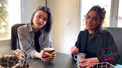 Crystal and Man&eacute;a, 2 wild gals who enjoy fucky-fucky