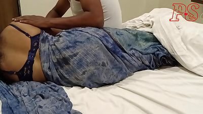 girlfriend went late at home on girlfriend's birthday, got upset, then made her mood and did hard-core pound in saree