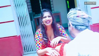 Desi milkman penetrated his mistress' meaty orbs on the excuse of selling milk ( Hindi audio )