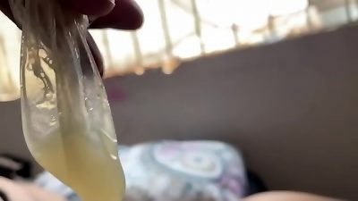 MEU AMIG&Atilde;O N&Atilde;O RESISTIU E COMEU GOSTOSO A RABUDA GIGANTE